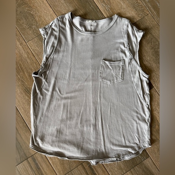 Free People gray button cap sleeve Tee size medium - Picture 1 of 9